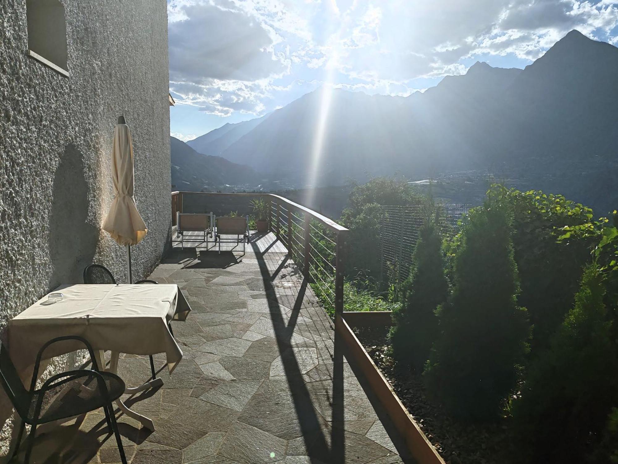 Schenna Garni Eden Bed & Breakfast Zewnętrze zdjęcie