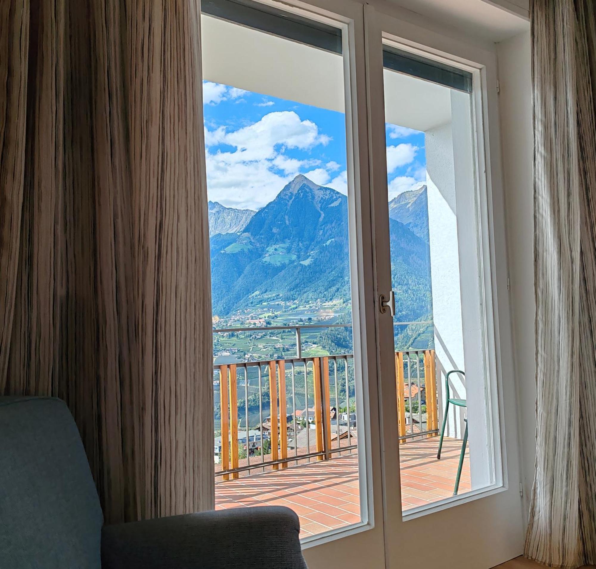 Schenna Garni Eden Bed & Breakfast Zewnętrze zdjęcie